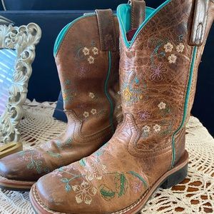 Girls floral boots size 1. Smoky Mountain Western